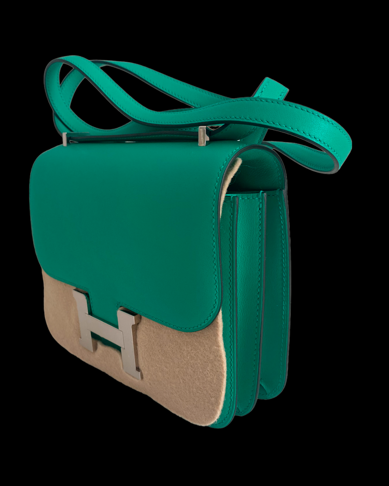 Hermes Vert Vertigo Epsom Constance 18cm Bag  Hermes handbags, Hermes  crossbody bag, Hermes constance bag